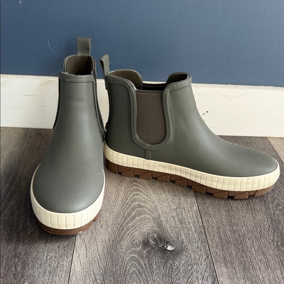 Sperry Olive Green rain Boots - Picture 1 of 6